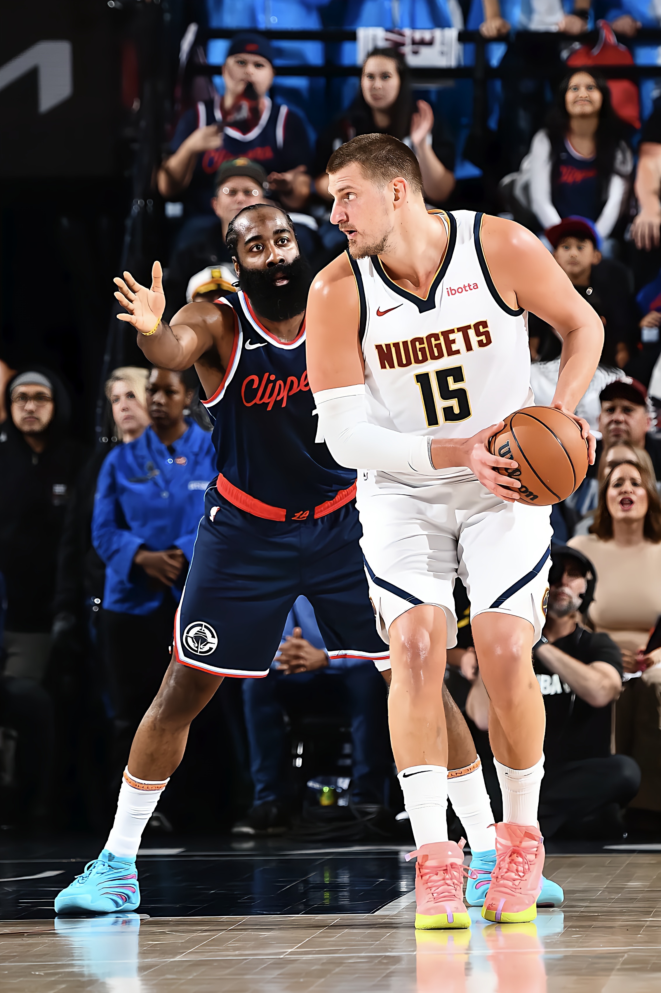 包含太狠了!洛杉矶快船集结日造点机会圣安东尼奥马刺迎NBA季后赛关键赛,金州勇士赛前扳平良机的词条天博在线入口